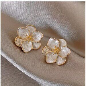 Elegant Zinc Alloy Stud Earrings for Women - Hypoallergenic 925 Silver Needle, C